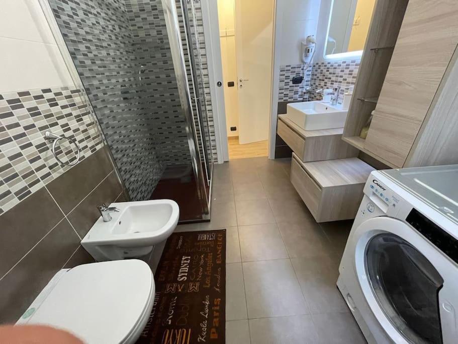 Nel Quartiere Bayres Completamente Rinnovata * Milano
