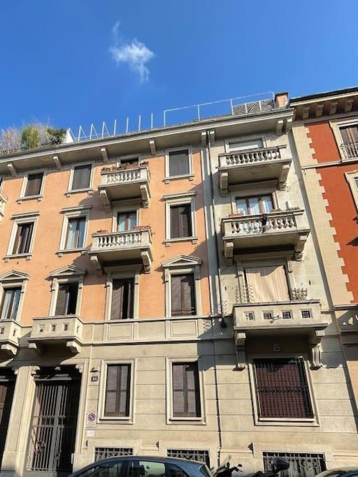 Appartamento Nel Quartiere Bayres Completamente Rinnovata Milano