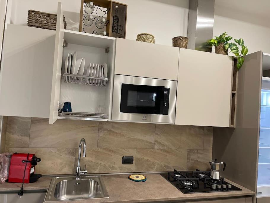 Nel Quartiere Bayres Completamente Rinnovata * Milano