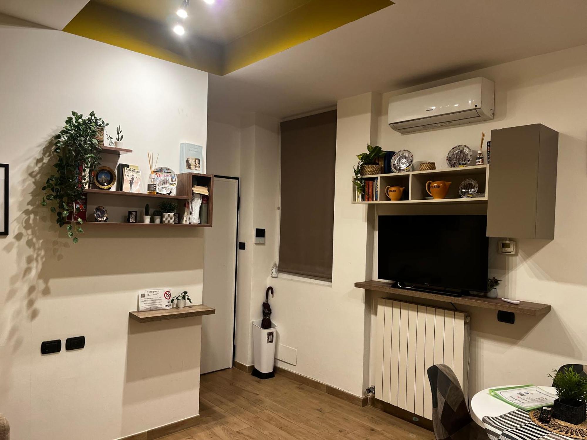 Appartamento Nel Quartiere Bayres Completamente Rinnovata Milano